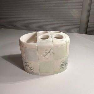 Croscill Rainier Everest Toothbrush/Razor Holder